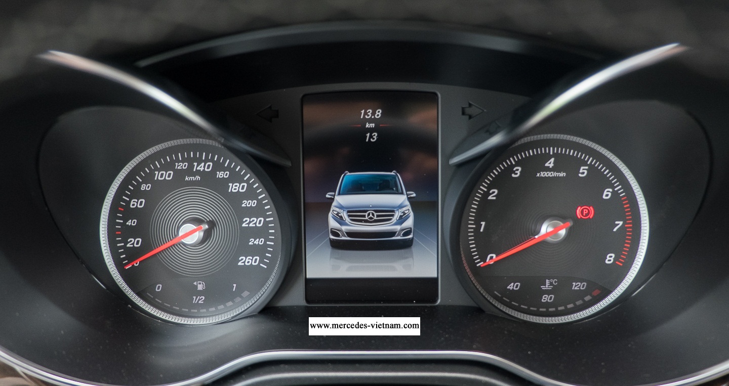 Mercedes V250 2018 May Xang (1)