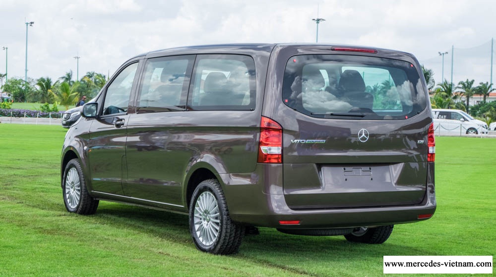 Mercedes Vito Tourer 121 2018 8 cho ngoi (1)