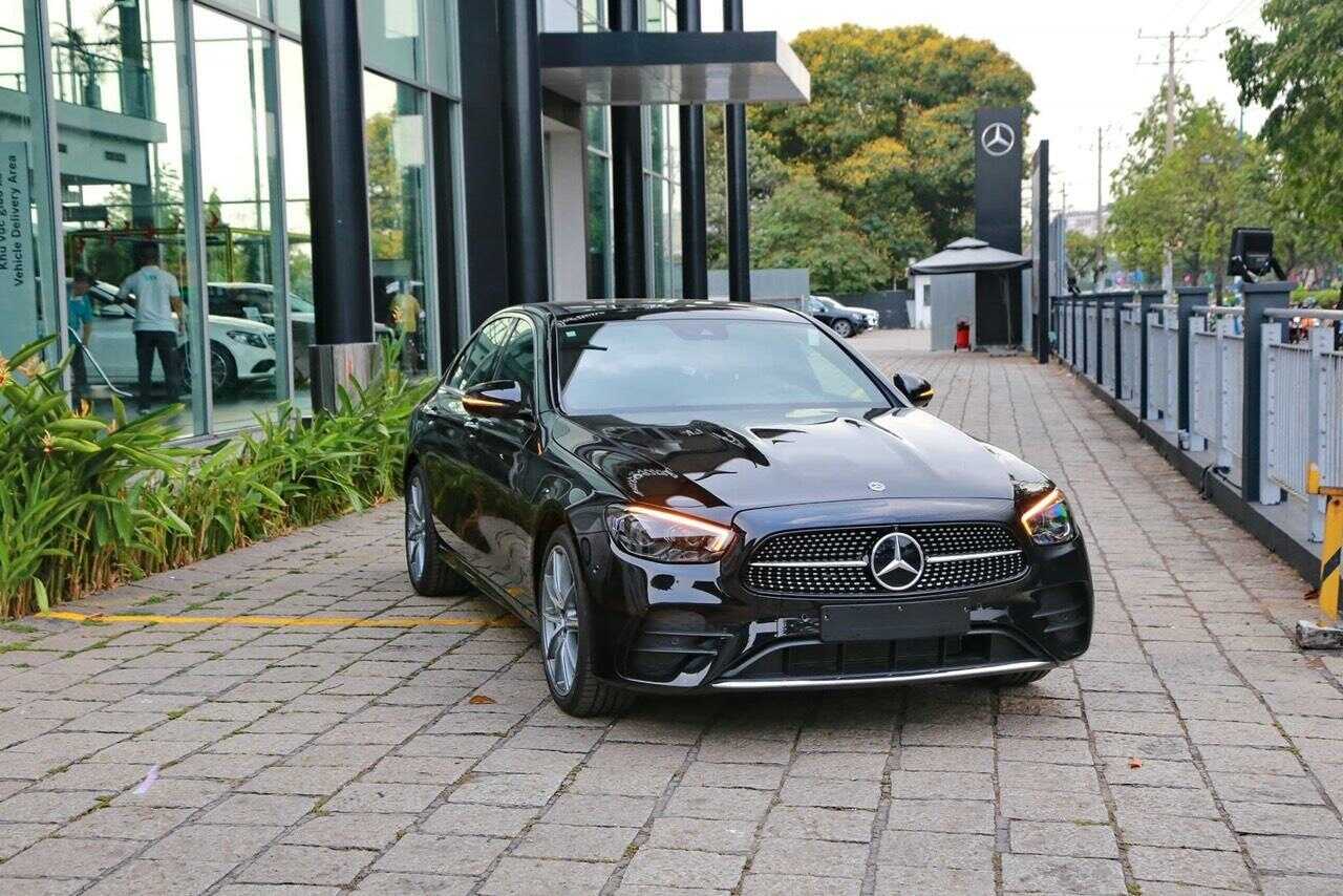 Đánh giá xe MercedesBenz E 300 AMG thỏa mãn đam mê tốc độ  Tài Chính  Online